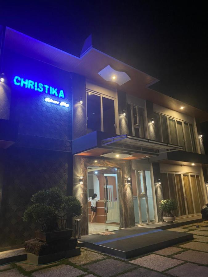 Christika Homestay Labuan Bajo Exterior photo
