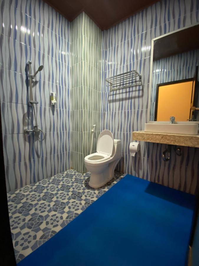 Christika Homestay Labuan Bajo Exterior photo